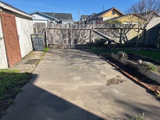 Photo - Beautifully Renovated, Pet Friendly Victor...