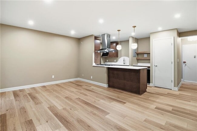 Photo - 388 S Main St