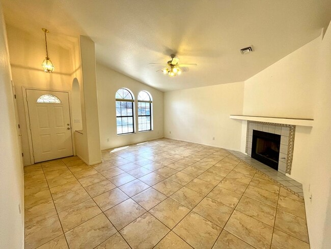 Photo - Cute 3 Bedroom Home in Center of Kingman! *CURRENTLY OCCUPIED, PLEASE DO NOT DISTURB THE TENANTS*