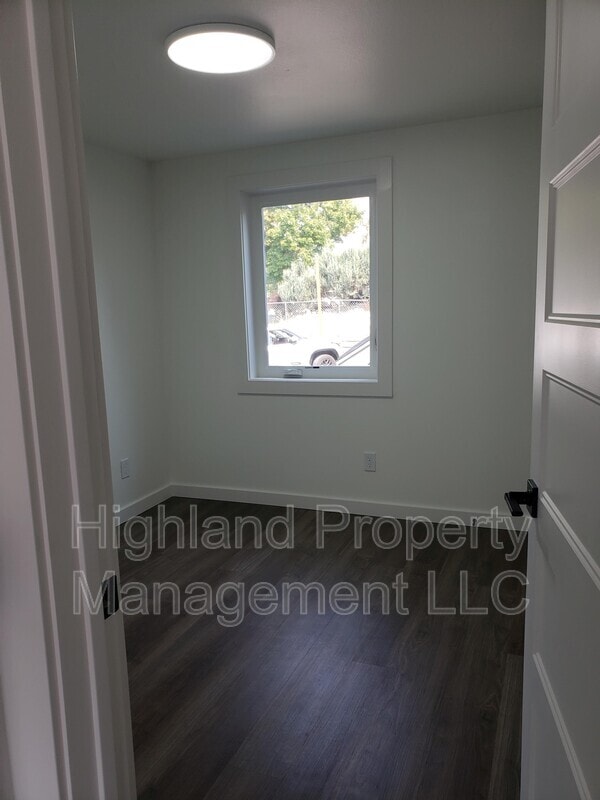 Photo - 902 NE Colorado St Unit #201