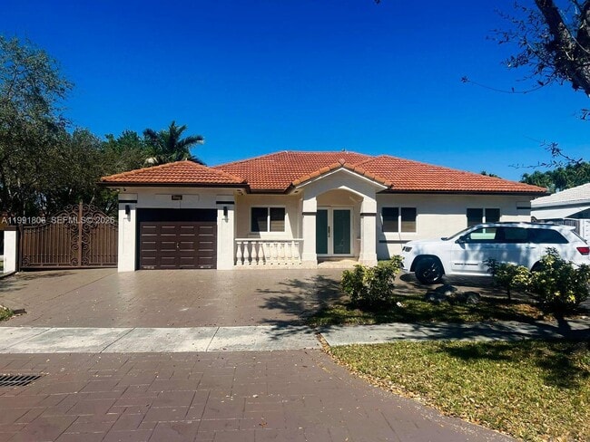 Building Photo - 8899 NW 176th Ln