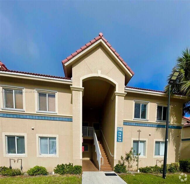 Building Photo - 1145 Golden Lakes Blvd Unit 713 Rental