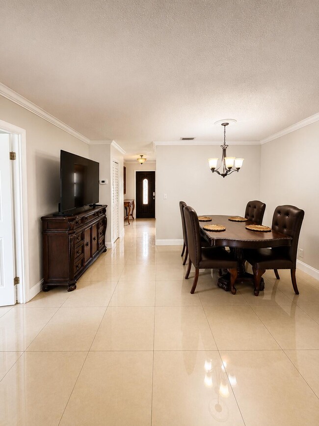 Photo - 157 Lake Anne Dr