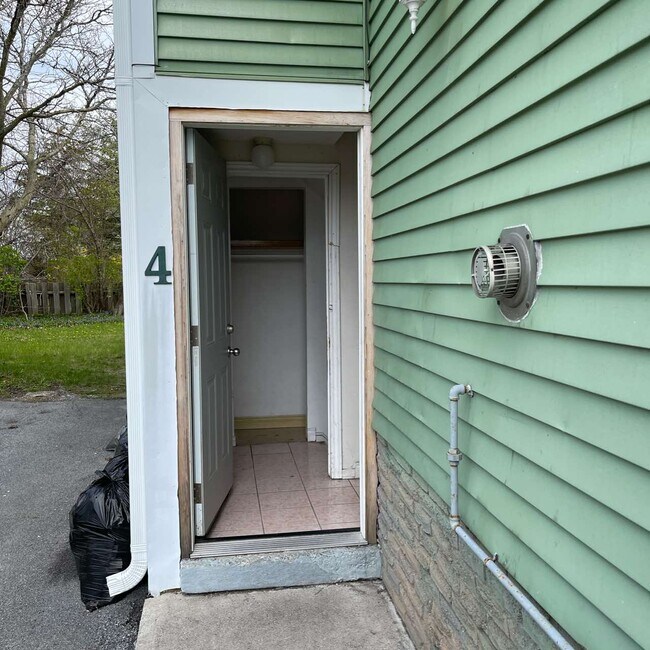 Photo - 4 Calderwood Dr Unit 1