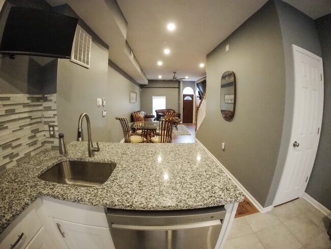 Photo - 819 N Montford Ave