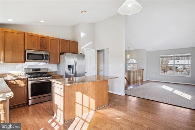 Photo - 102 W Deer Park Rd