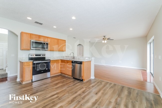 Photo - 912 Cumbran Ln