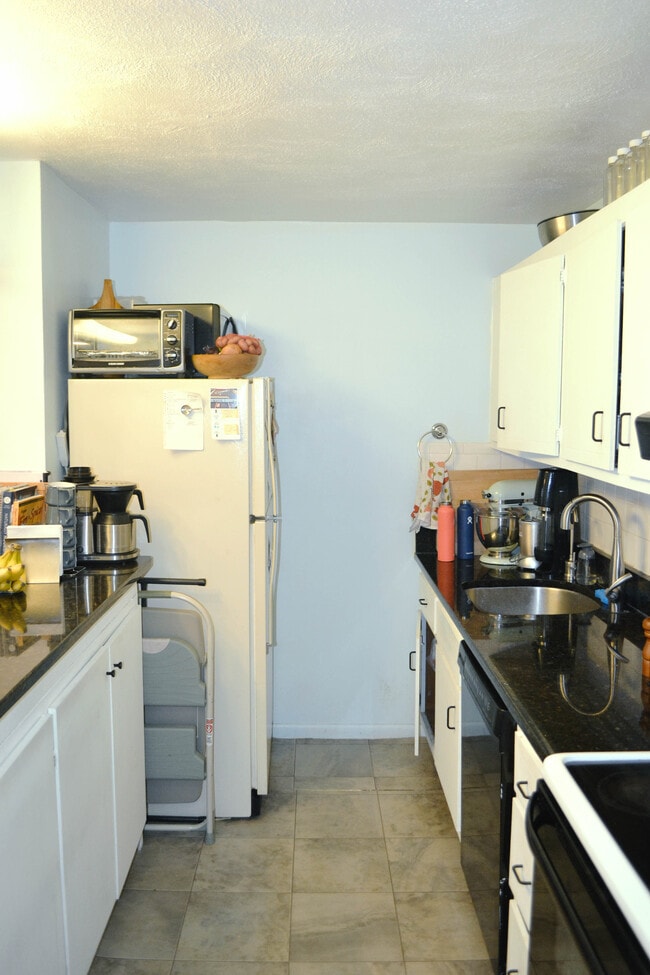 Photo - 1643 Cambridge St Unidad 66