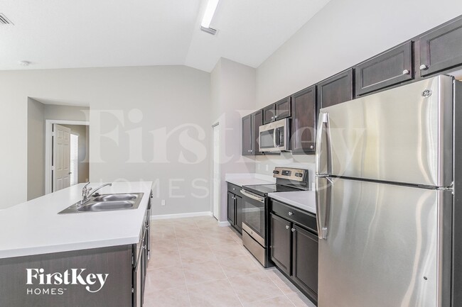 Photo - 952 SW Jasper Ave