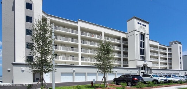 Building Photo - 1805 Riverside Dr Unit 205