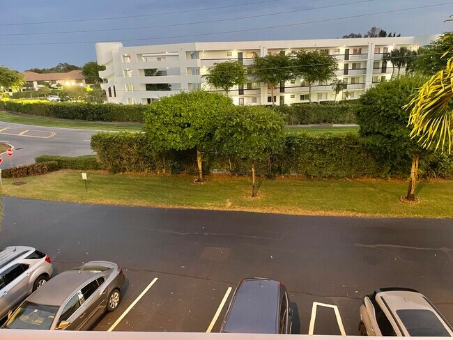 Photo - 3146 Via Poinciana Unidad 315