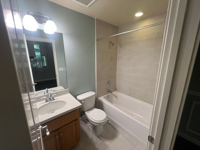 Photo - Beautiful 3 bed 3.5 bath Townhouse with A/C in Mountain View. Blocks from Downtown.