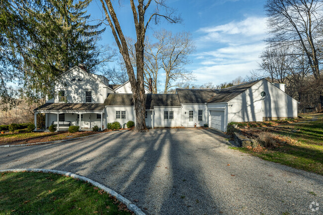 Building Photo - 18 Sharon Mountain Rd Rental