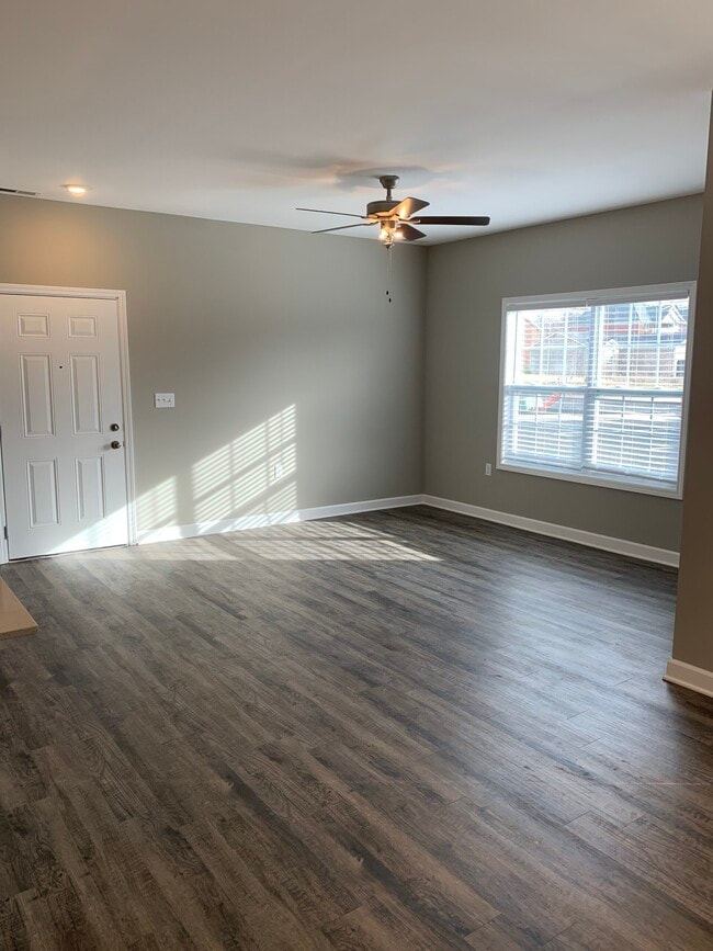 Photo - Oxford Square Apartments