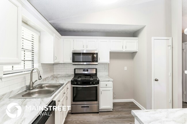 Photo - 2635 Wildflower Ln SW