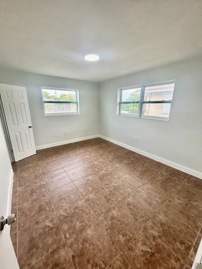 Photo - 7511 Venetian St Unit 1