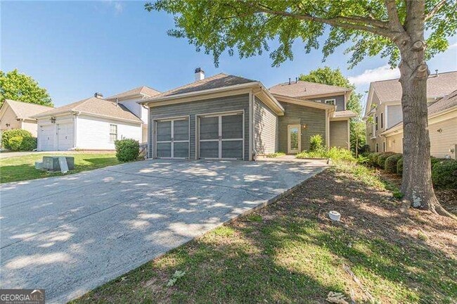 Photo - 1645 Woodward Way