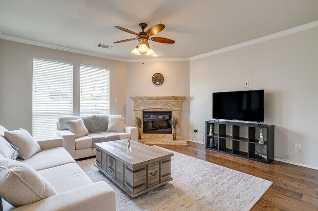 Photo - Fully Furnished 3 bed, 2 bath in White Settlement!