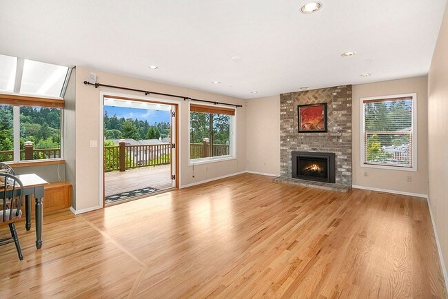 Photo - 4bd/2.5ba Newcastle Home