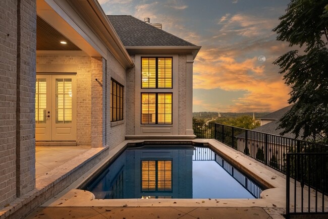 Photo - 5014 Mountview Pl