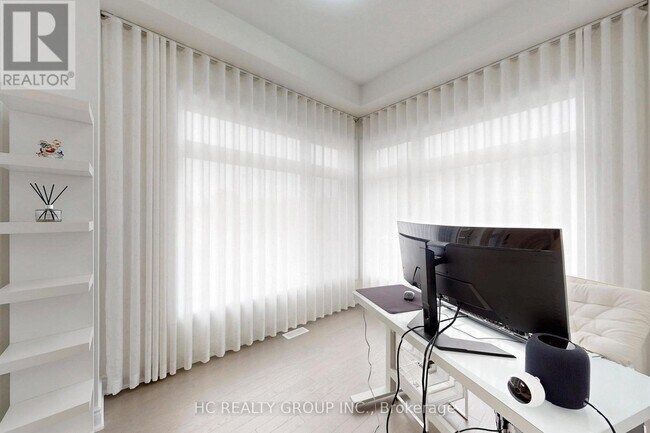 Photo - 20 Harold Humphrey St