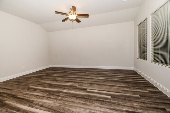 Photo - 1214 Green Timber Dr