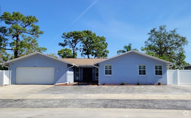 Building Photo - Coming Soon!! Avaliable May 1, 2025 Spaci... Rental