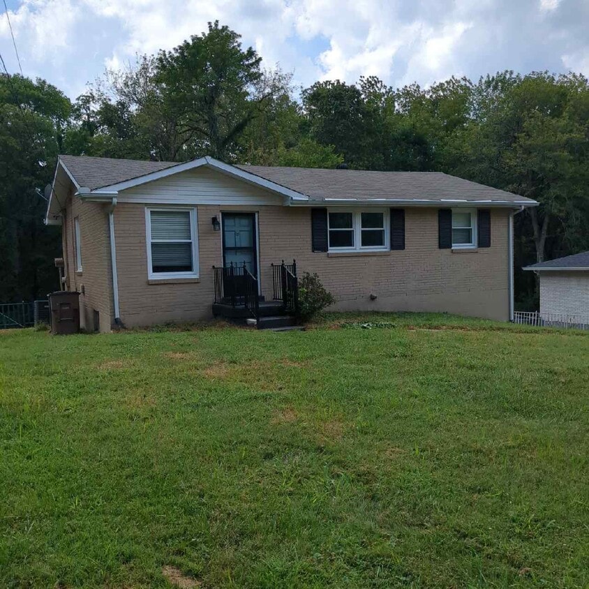 Photo - 493 Westcrest Dr (Nashville, TN)