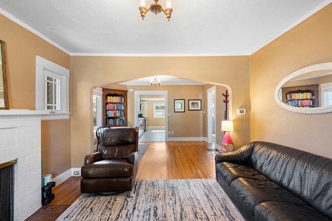 Photo - 4828 NE Flanders St