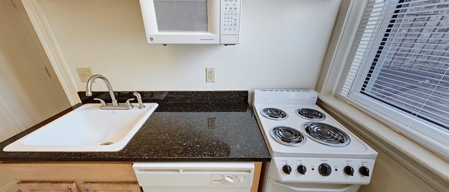 Photo - 91 Kilmarnock St Unit 1B