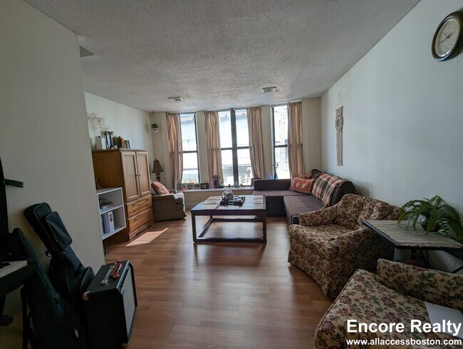 Photo - 1078 Boylston St Unit 2