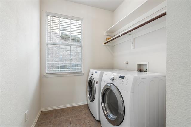 Photo - 910 Waterside Dr