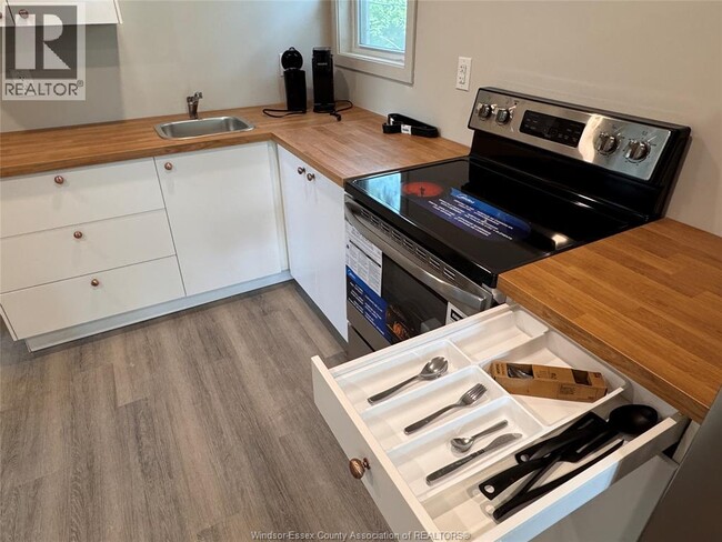 Photo - 1654 Martindale St