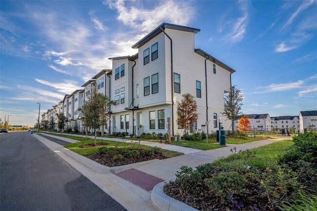 Photo - 15399 Hamlin Pk Dr