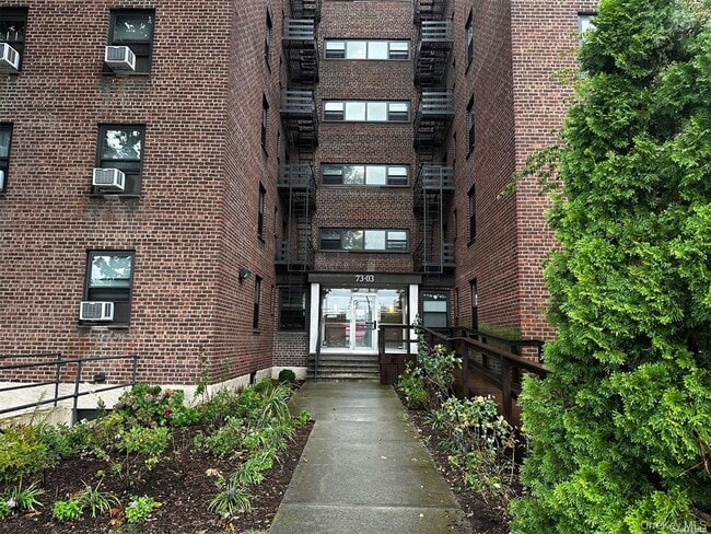 Building Photo - 73-03 Bell Blvd Unit 6M