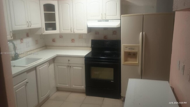 Building Photo - 2300 NW 15th Ct Unit B Rental