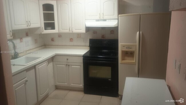 Building Photo - 2300 NW 15th Ct Unit B Rental