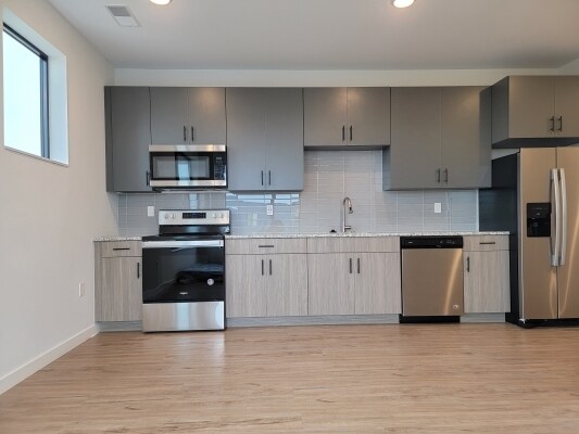 Photo - 412 E Healey St Unit 606