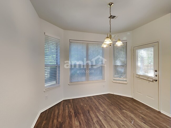 Photo - 202 Bob White Dr