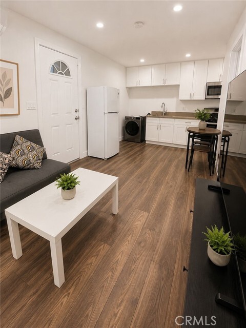 Photo - 24019 Sylvan St