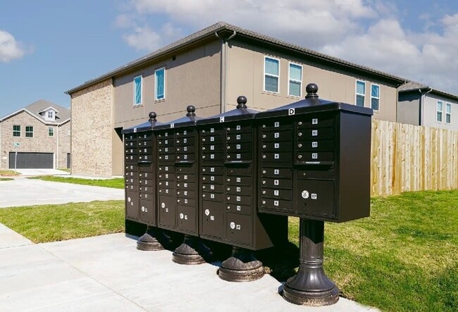 Photo - 9859 Clifden St