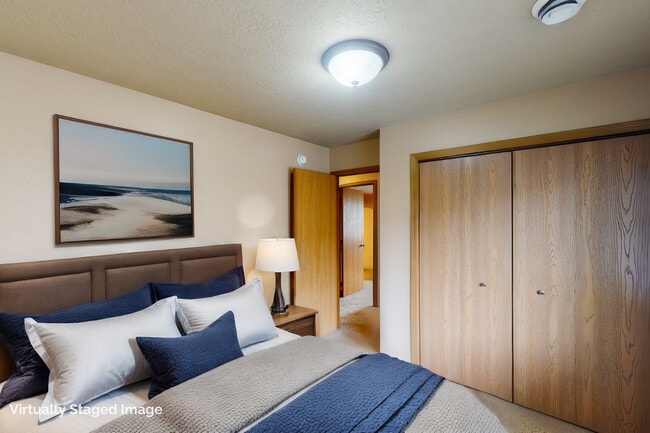 Photo - Joslyn Heights Apartments