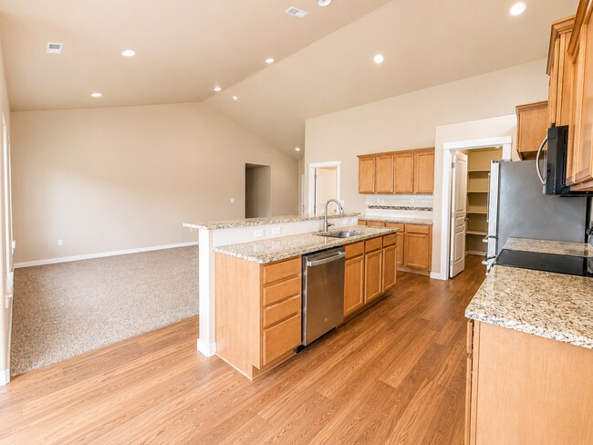Photo - Beautiful 3-Bedroom Home with Two Primary Suites