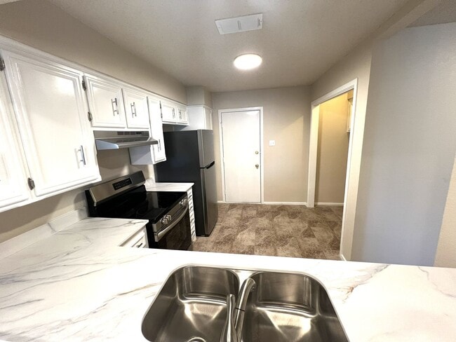 Photo - **BEAUTIFUL WHISPERWOOD COMMUNITY CONDO**