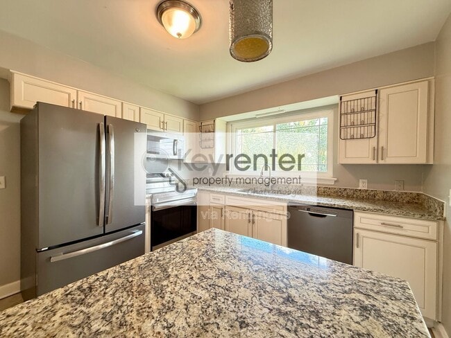 Photo - 7813 Holiday Hills Cir