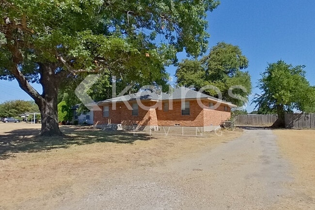 325 W Pleasant Run Rd