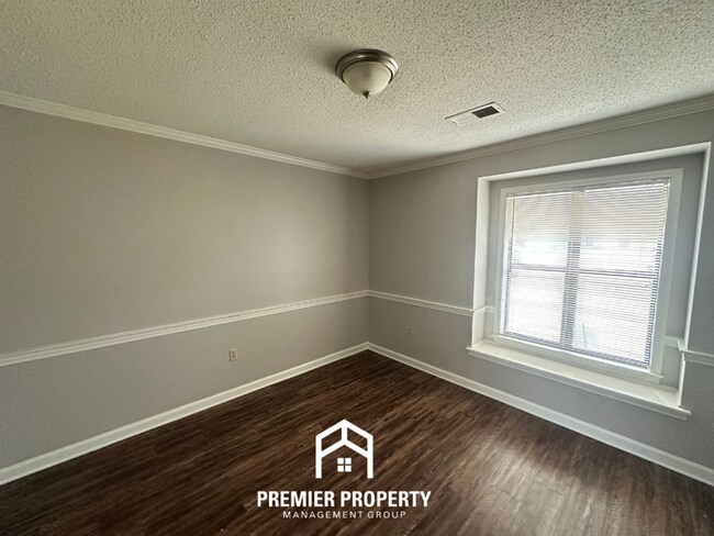 Photo - 6764 Henredon Dr