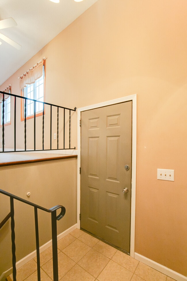 Photo - 12115 Drake St NW