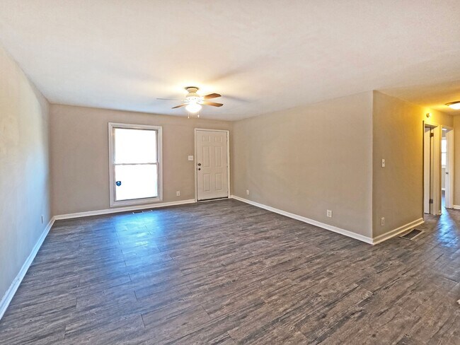 Photo - 2332 Baywood Dr SE