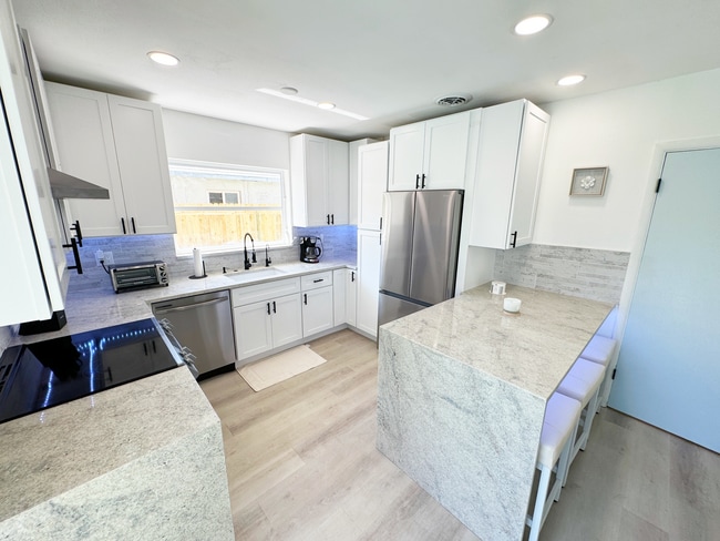 Photo - 111 N Cirus Ave